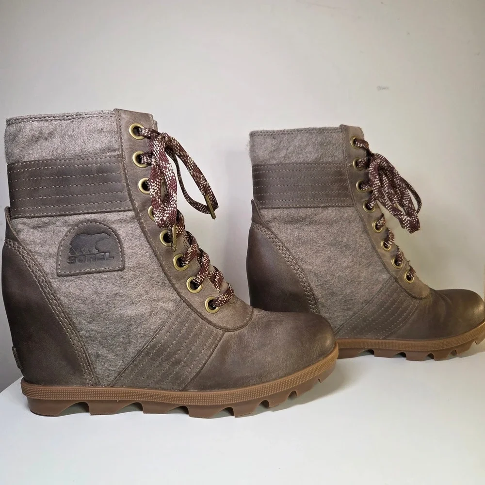 Sorel Lexie Wedge Ankle Boots Khaki II Size 8 Outdoor Gorpcore  Weatherproof